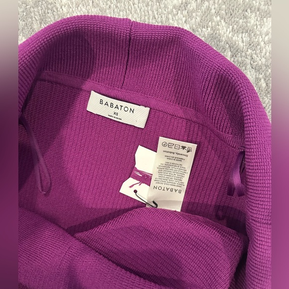 Aritzia Babaton Sculpt Knit off shoulder cropped tank - Picture 3 of 3